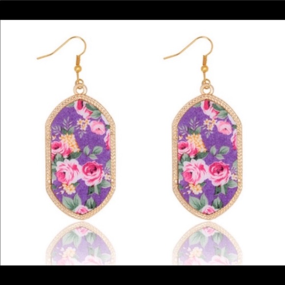 Trendy floral drop earrings - Picture 2 of 6